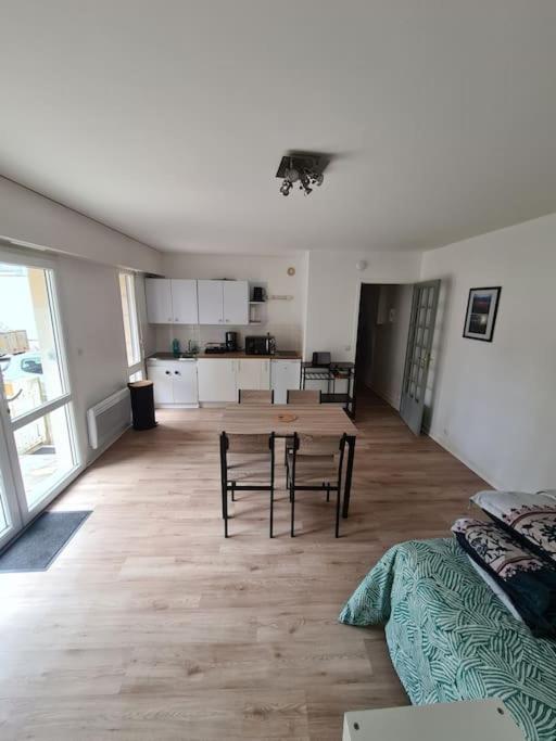 Ferienwohnung 50M De La Plage: Studio Au Coeur Du Centre ! Saint-Cast-le-Guildo Exterior foto